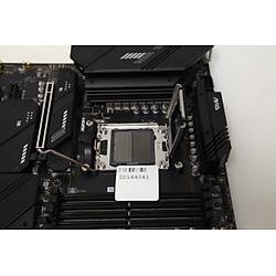 MSI MAG X670E TOMAHAWK WIFI DDR5 7800 MHz (OC) M.2x4 USB 3.2 HDMI DP Wi-Fi 6E RGB ATX (Outlet - Te�hir)