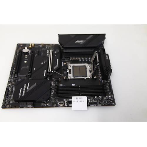MSI MAG X670E TOMAHAWK WIFI DDR5 7800 MHz (OC) M.2x4 USB 3.2 HDMI DP Wi-Fi 6E RGB ATX (Outlet - Te�hir / Pin Hasarl�)