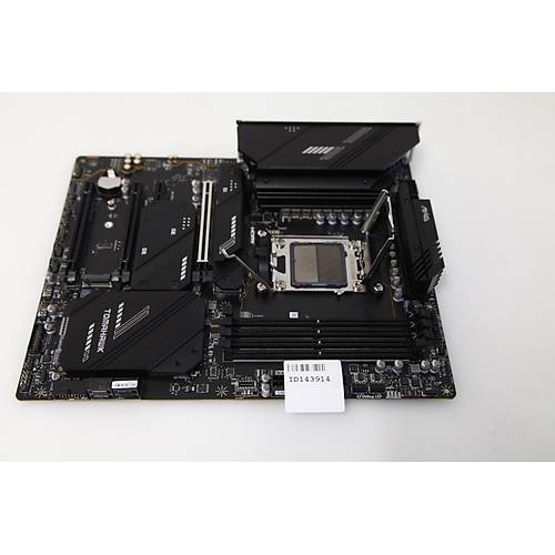 MSI MAG X670E TOMAHAWK WIFI DDR5 7800 MHz (OC) M.2x4 USB 3.2 HDMI DP Wi-Fi 6E RGB ATX (Outlet - Te�hir)