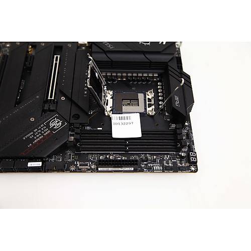 MSI MPG Z790 CARBON WIFI DDR5 7600 MHz (OC) M.2x5 USB 3.2 HDMI Wi-Fi 6E JARGB ATX (Outlet - Te�hir / Pin Hasarl�)