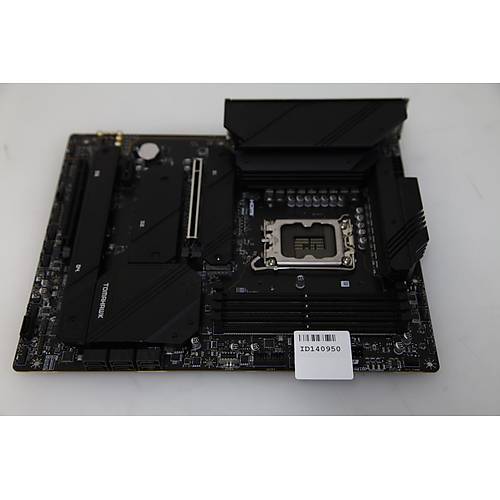 MSI MAG Z790 TOMAHAWK WIFI DDR5 7200 MHz (OC) M.2x4 USB 3.2 HDMI DP Wi-Fi 6E ATX (Outlet - Te�hir / Pin Hasarl� / WiFi Antensiz)