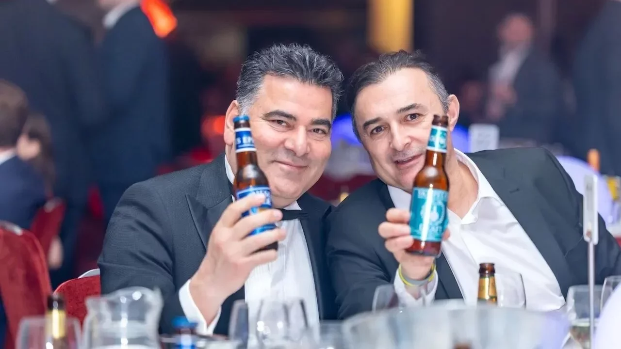 Ephesus ve Skopelos Biralar� �ngiltere�de