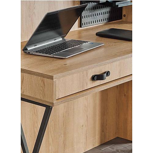 Zirve Gen� Odas�