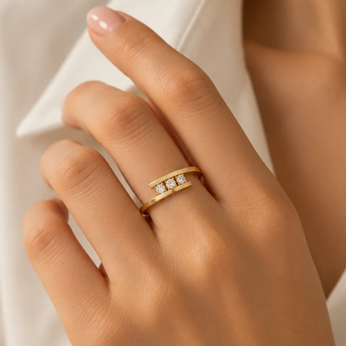 Cross Tria Ring