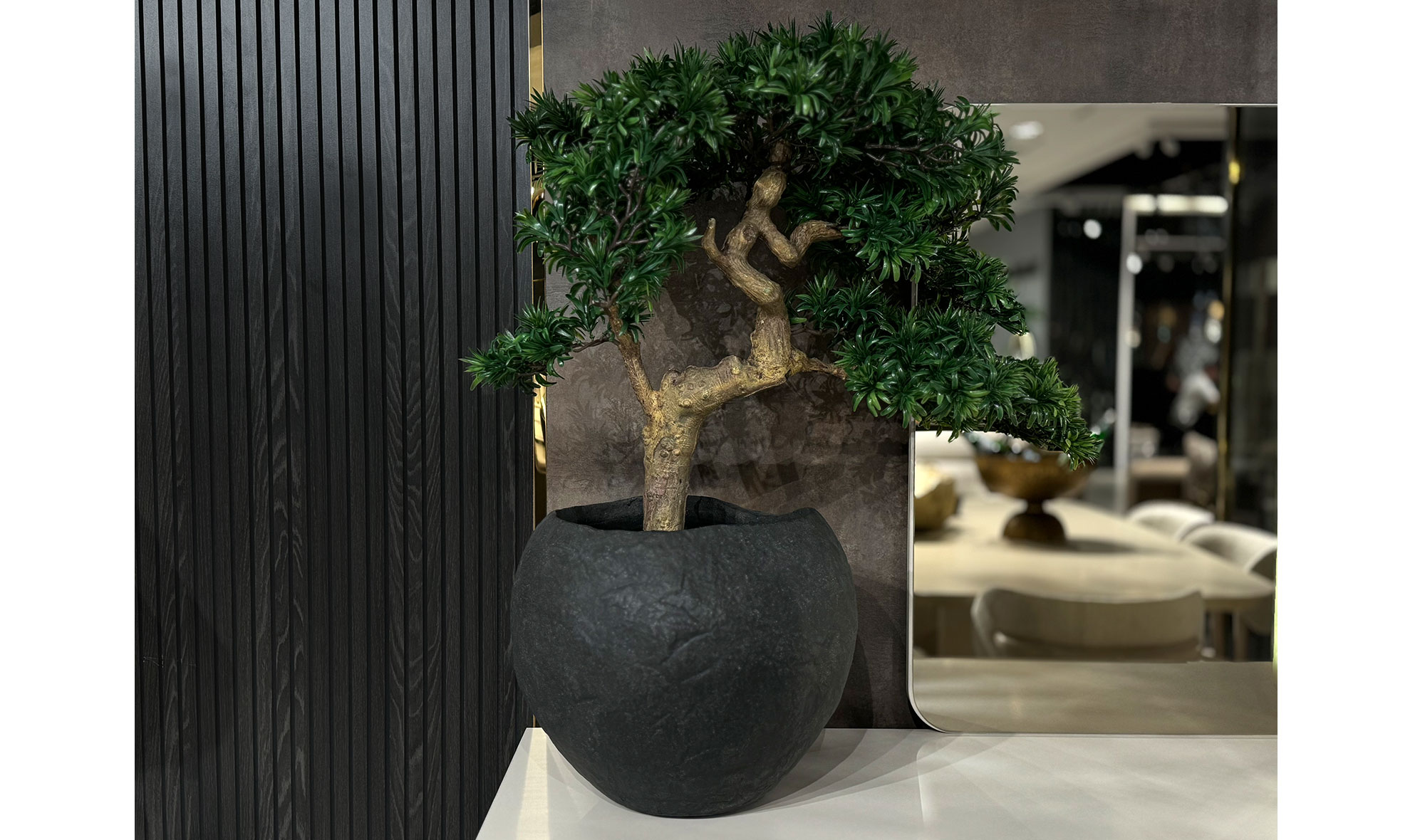 Yapay Bonsai ve Siyah Saksı
