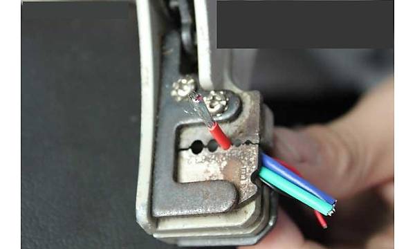 VGA Klemensli S�va �st� Duvar Prizi