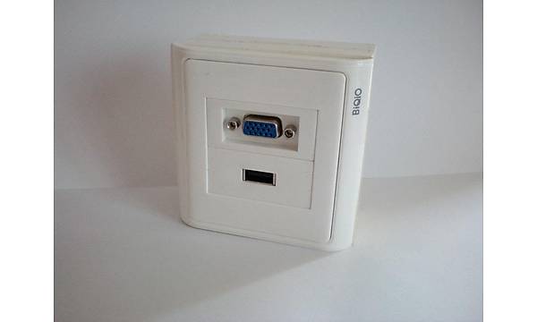 USB 2.0+VGA S�va �st� Duvar Prizi