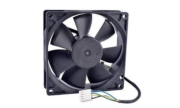 92x92x25 mm 12 Volt 4 Pin Fan