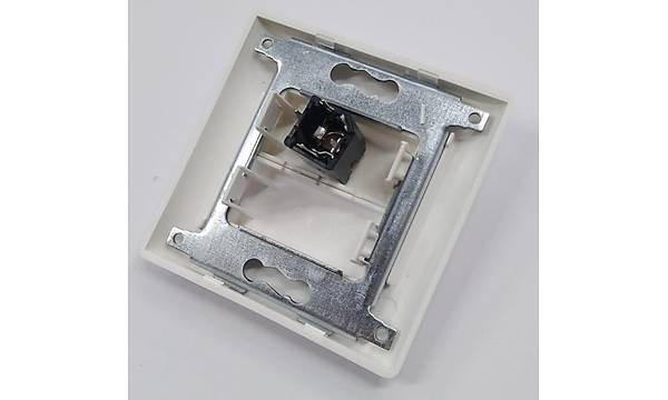 6.3 mm Di�i S�va Alt� Duvar Prizi