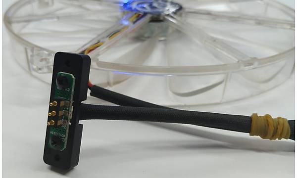 Thermaltake 165x165x20 mm 12 Volt 3 Pin �effaf Fan