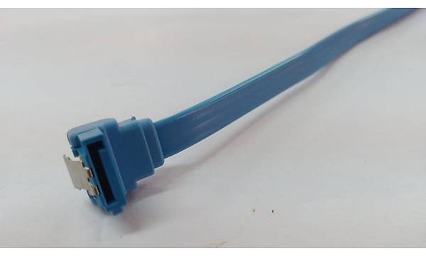 SATA Klipsli 90 Derece DATA Kablosu Mavi 50 cm