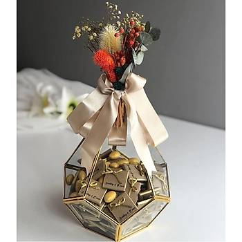 Prizma Cam Kutuda S�z Ni�an �ikolatas� - (60 Adet Madlen �ikolata ve 100 gr Draje)