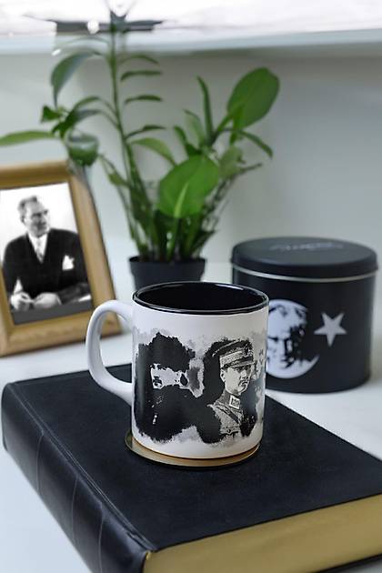 Keraart Cihanda Sulh zel Teneke Kutulu Atatrk Kupa 10 Cm