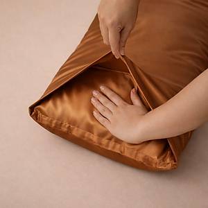 Zarf Tipi (Envelope) Bronz �pek Yast�k K�l�f� Premium 22MM