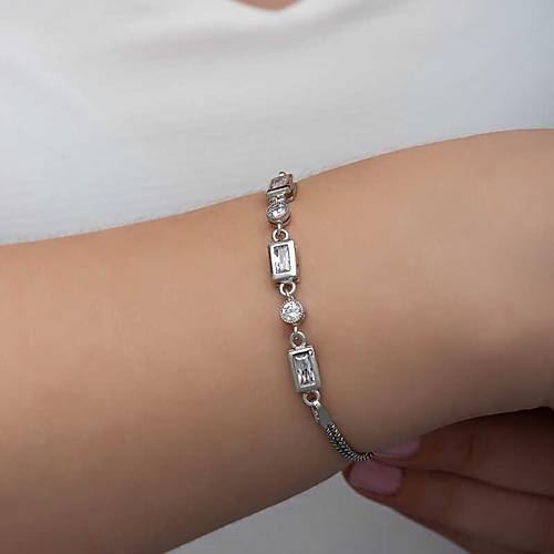 G�m�� Dikd�rtgen Zirkon Ta�l� Kad�n Bileklik