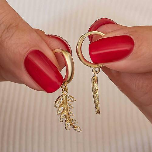 G�m�� Gold Sallant�l� Ba�ak Kad�n K�pe