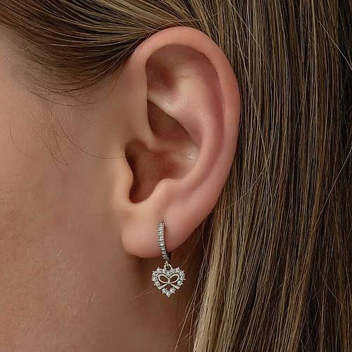 G�m�� Kalp Kurdele Sallant�l� Kad�n K�pe