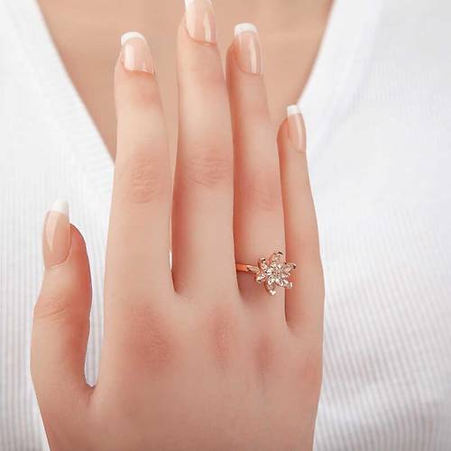 G�m�� Rose Beyaz Ta�l� Lotus �i�e�i Kad�n Y�z�k