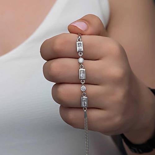 G�m�� Dikd�rtgen Zirkon Ta�l� Kad�n Bileklik