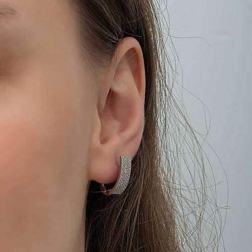 G�m�� 7 S�ra Beyaz Ta�l� J Kad�n K�pe