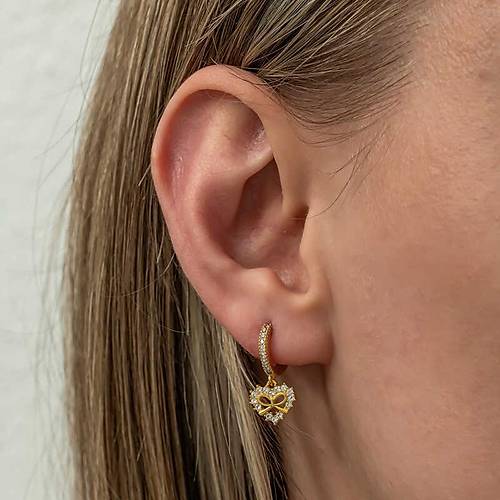 G�m�� Gold Kalp Kurdele Sallant�l� Kad�n K�pe