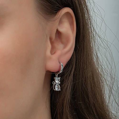 G�m�� Sallant�l� Kedi Kad�n K�pe