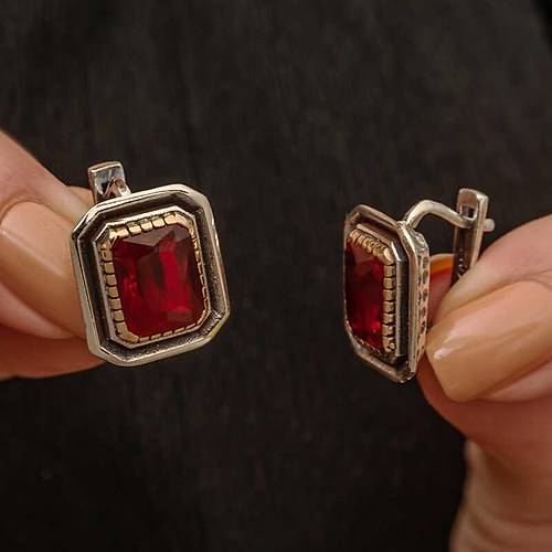 G�m�� Yakut Ta�l� Otantik Kad�n K�pe