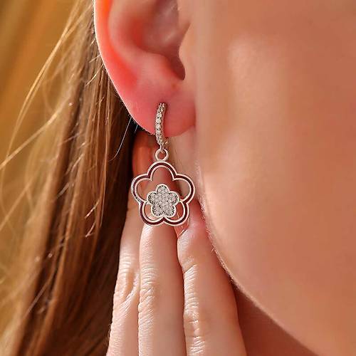 G�m�� Sallant�l� �i�ek Desenli Kad�n K�pe