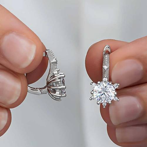 G�m�� �i�ek Desenli Kad�n K�pe