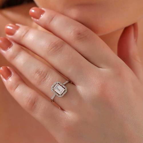 G�m�� Beyaz Baget Ta�l� Kad�n Y�z�k