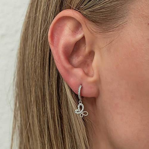 G�m�� Sallant�l� Kelebek Kad�n K�pe