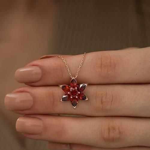 Gm Rose Krmz iek Kolye