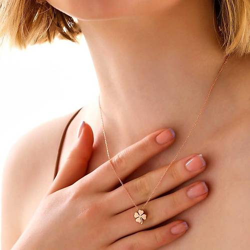 G�m�� Rose D�rt Yaprakl� Yonca Kad�n Kolye
