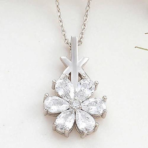 G�m�� Beyaz Sevgi �i�e�i Kad�n Kolye