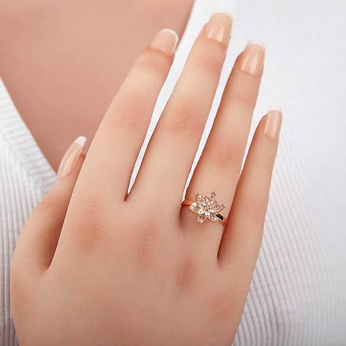 G�m�� Rose Beyaz Ta�l� Lotus �i�e�i Kad�n Y�z�k