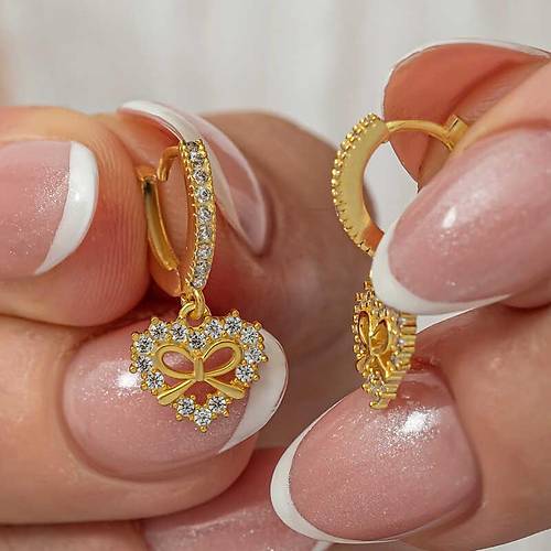 G�m�� Gold Kalp Kurdele Sallant�l� Kad�n K�pe