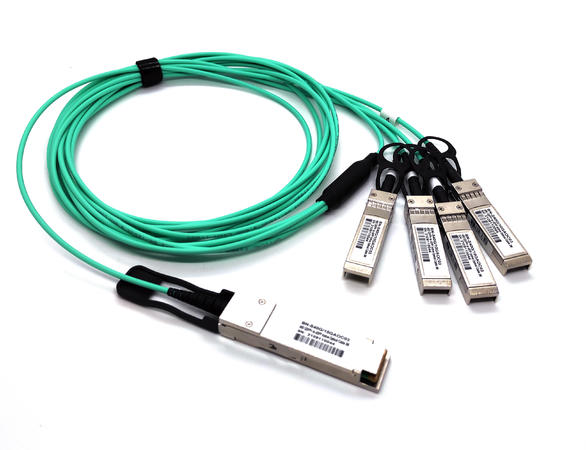Beek BN-S40G/4x10G-AOC-05 5 Mt 40G QSFP+ to 4 x 10G SFP+ AOC Kablosu