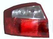 AUDI A4 STOP LAMBASI SOL KIRMIZI/BEYAZ (USA TİPİ SEDAN) 2002-2005
