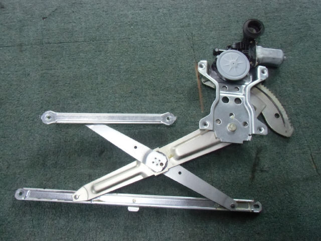 SUZUKI SWIFT ÖN CAM KRİKOSU SAĞ ELEKTRİKLİ/MOTORLU (6 PİNLİ) 2005-2011