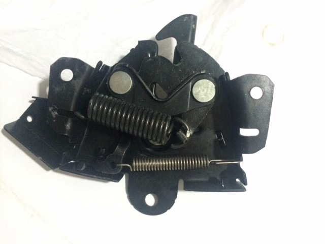 MITSUBISHI PAJERO- 00/06 KAPUT KİLİTİ 