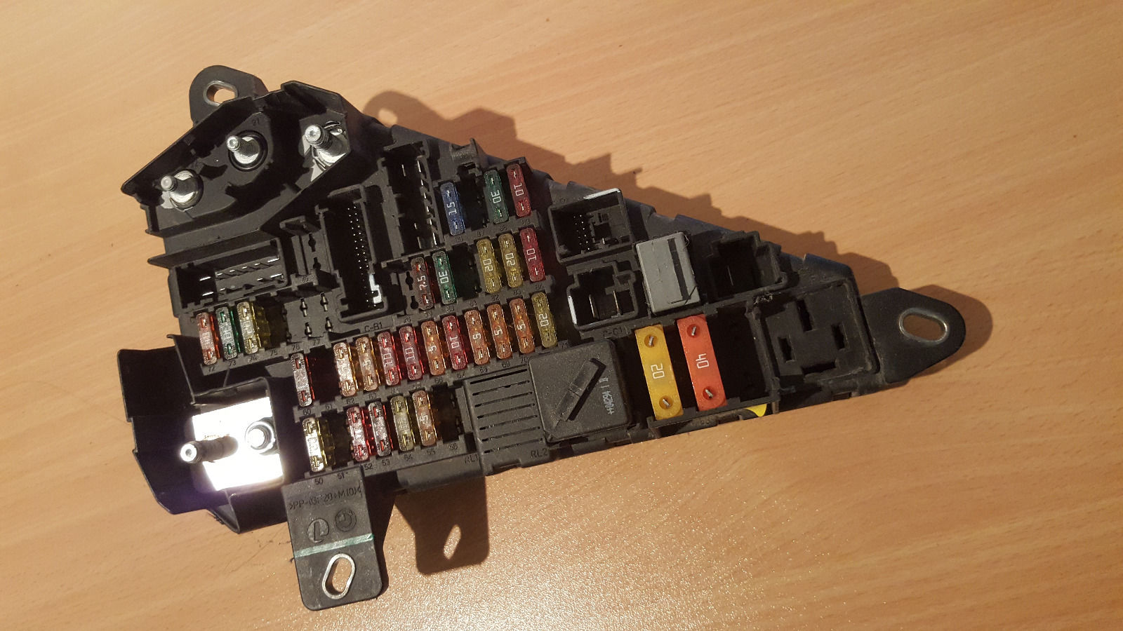 BMW E60 E61 SIGORTA KUTUSU 690658806 518811047